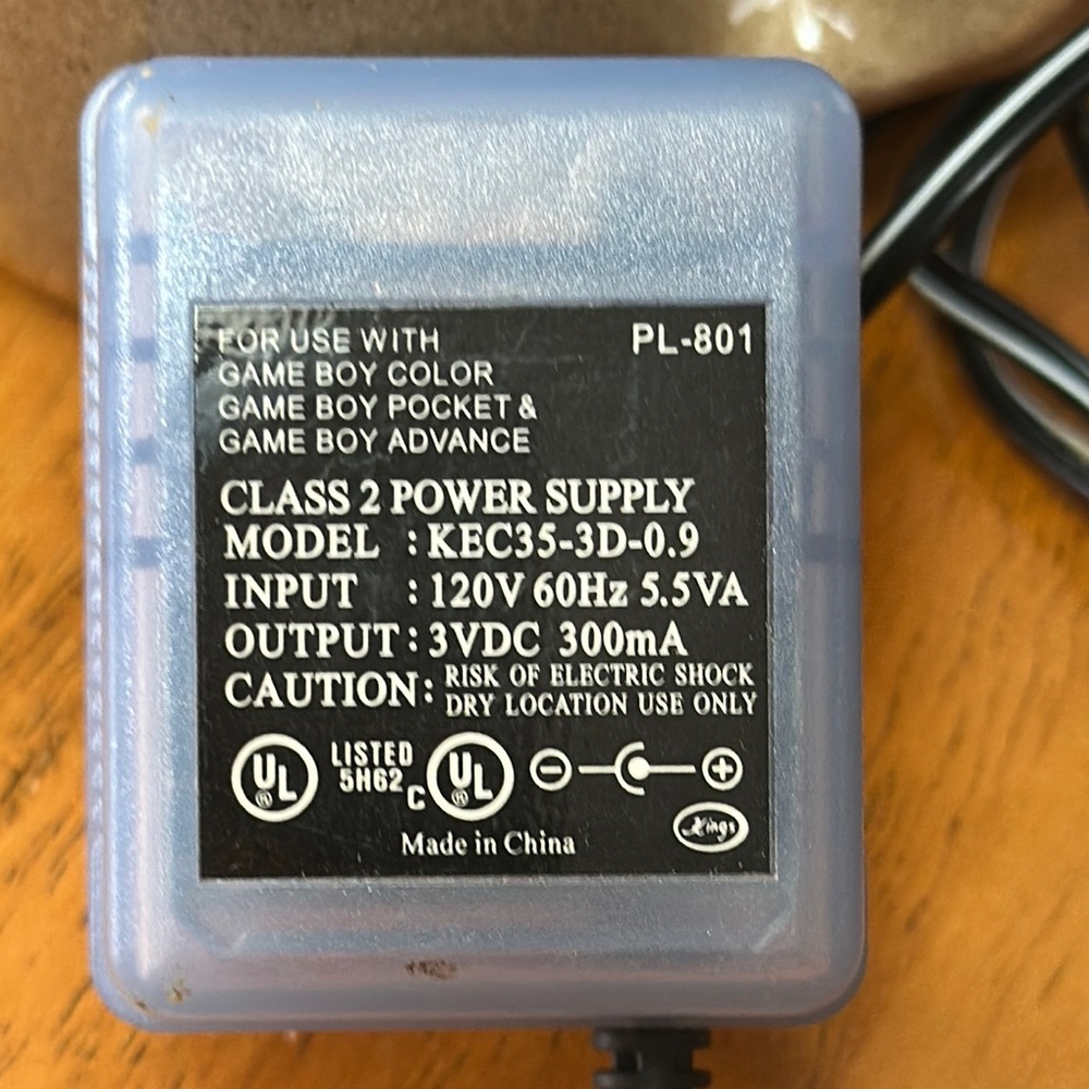 Game Boy power supply. Got use with GB color, pocket & advance